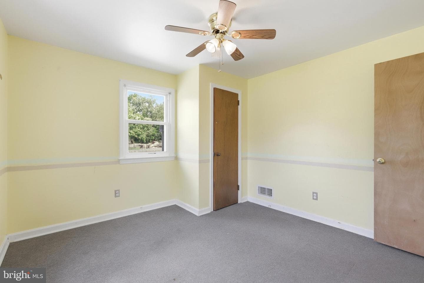 7725 Wills Lane photo 15