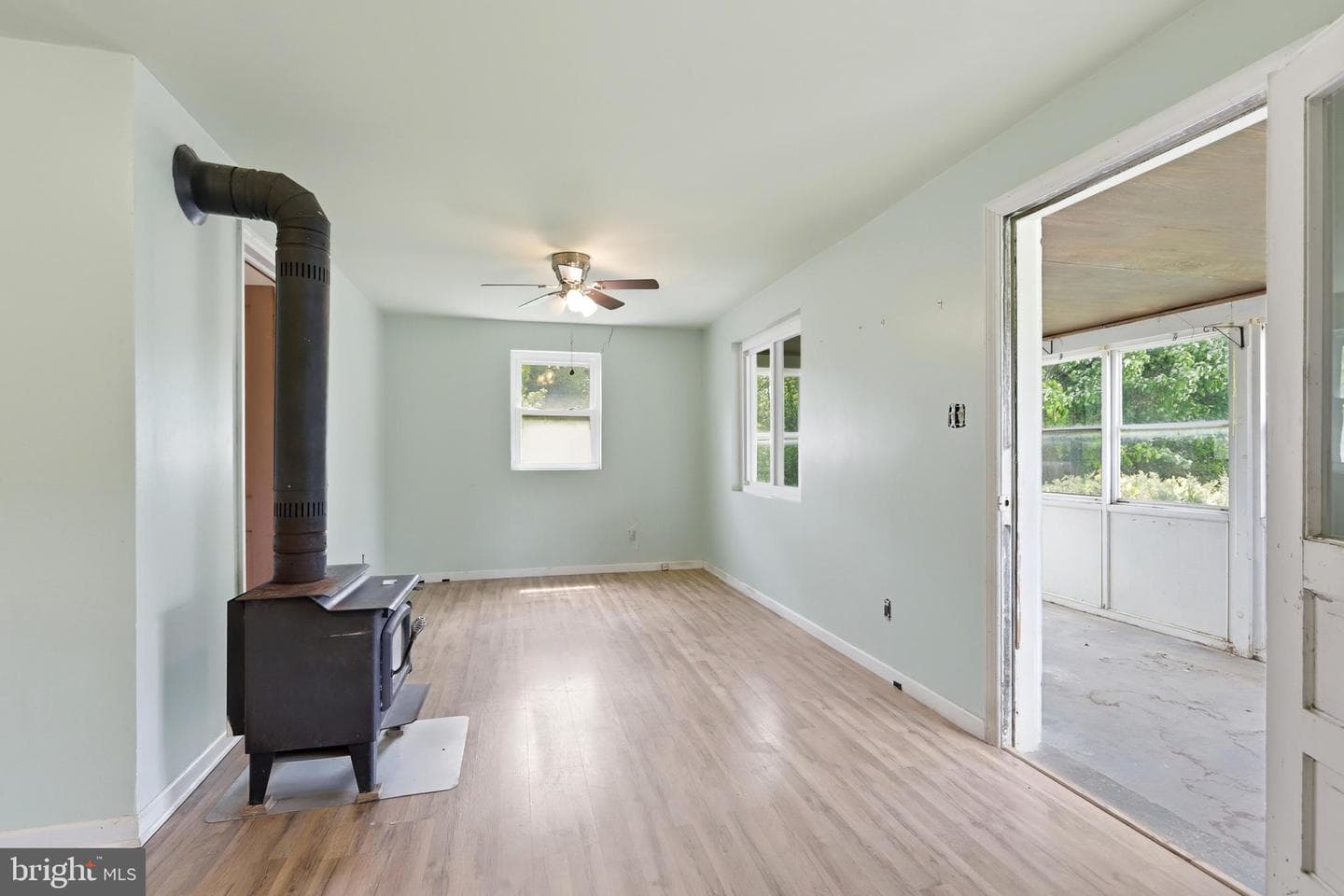 7725 Wills Lane photo 8
