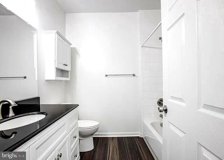 1301 Karen Boulevard #401 photo 14