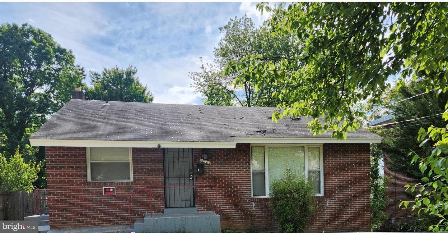 5301 Kenmont Road photo 1