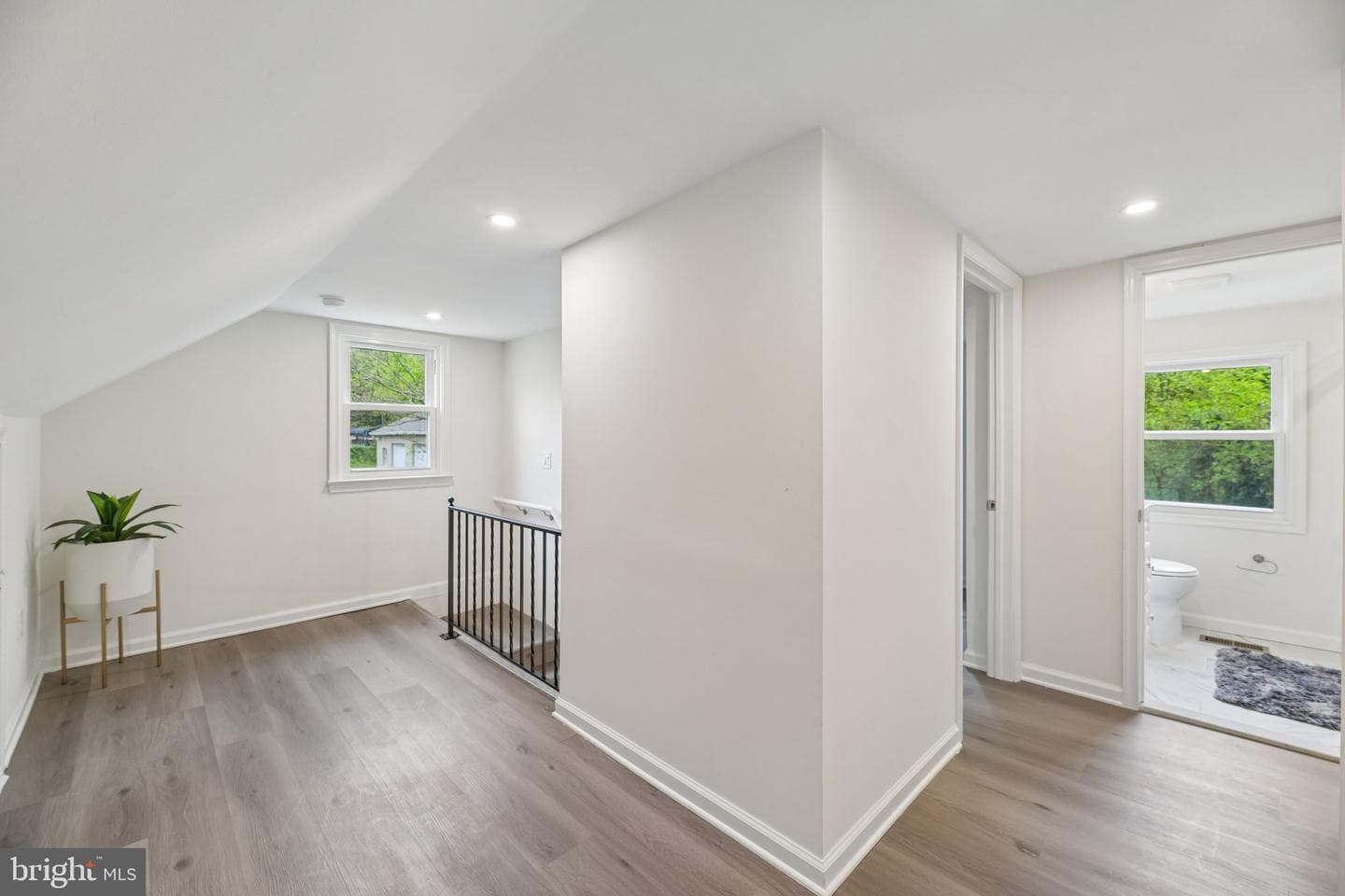 6710 Pine Grove photo 11