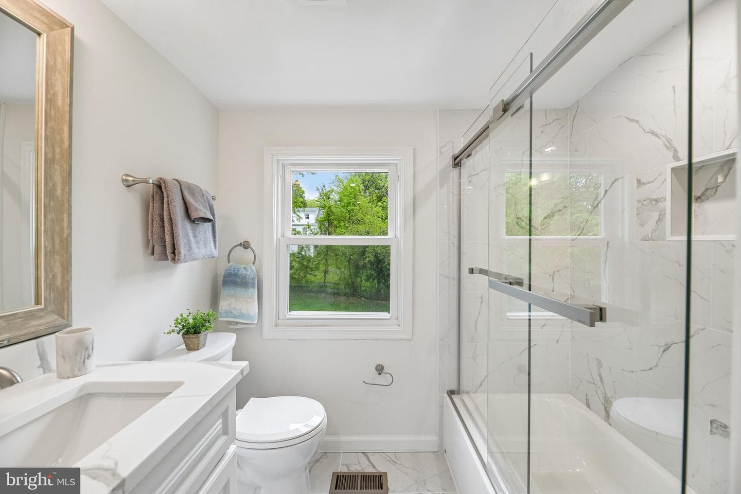 6710 Pine Grove photo 18