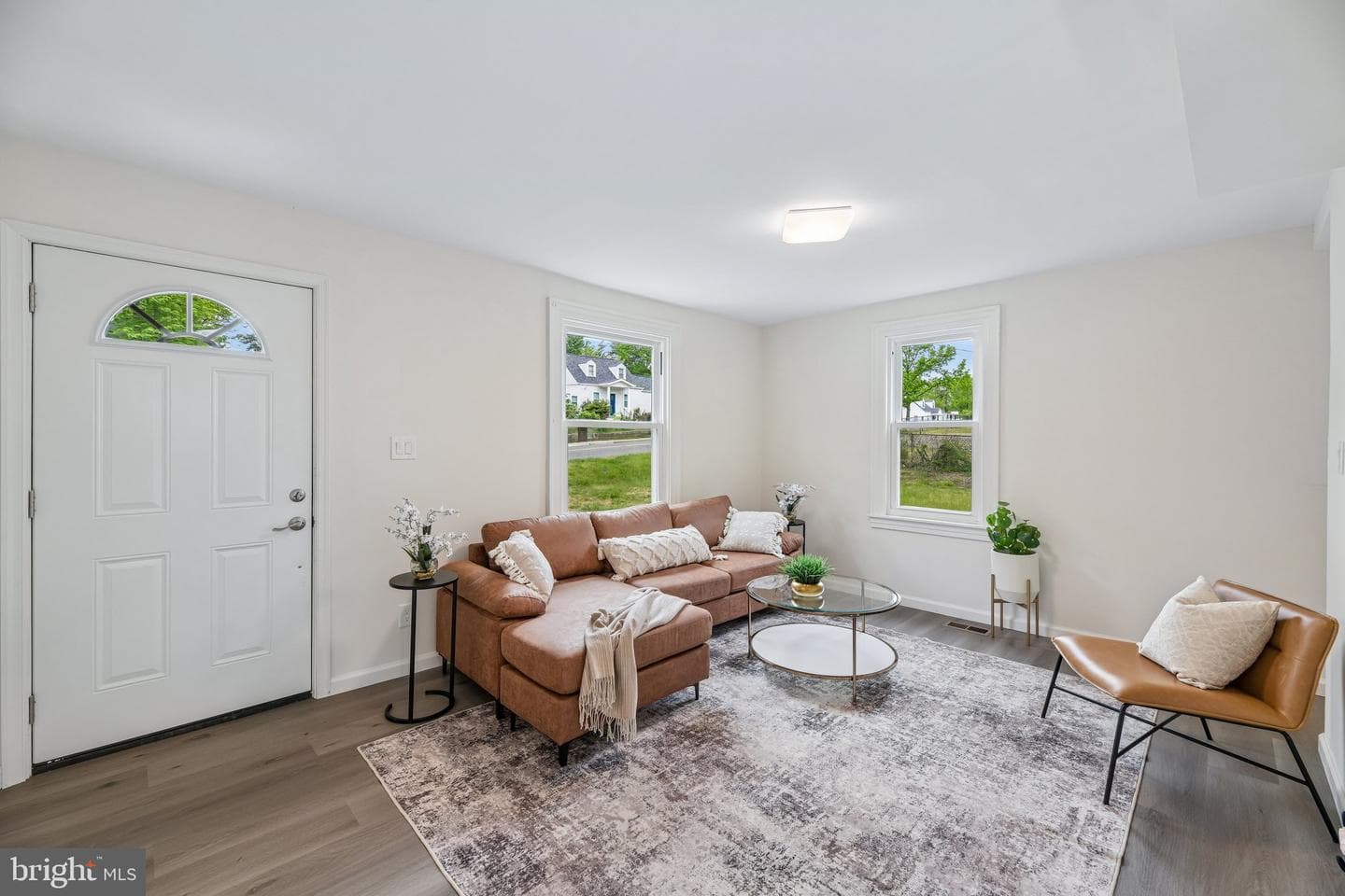 6710 Pine Grove photo 3