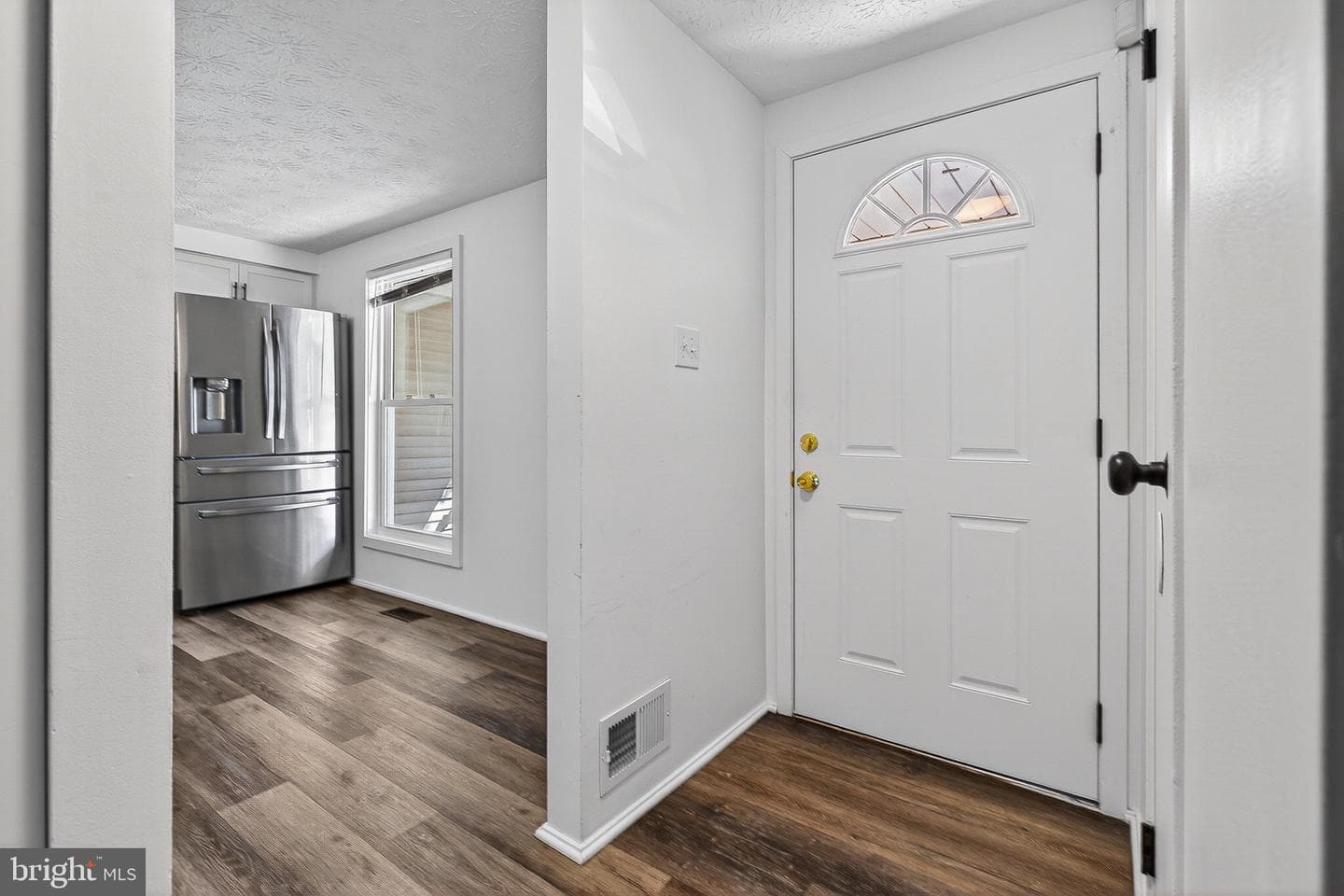 15628 Mews Court photo 2