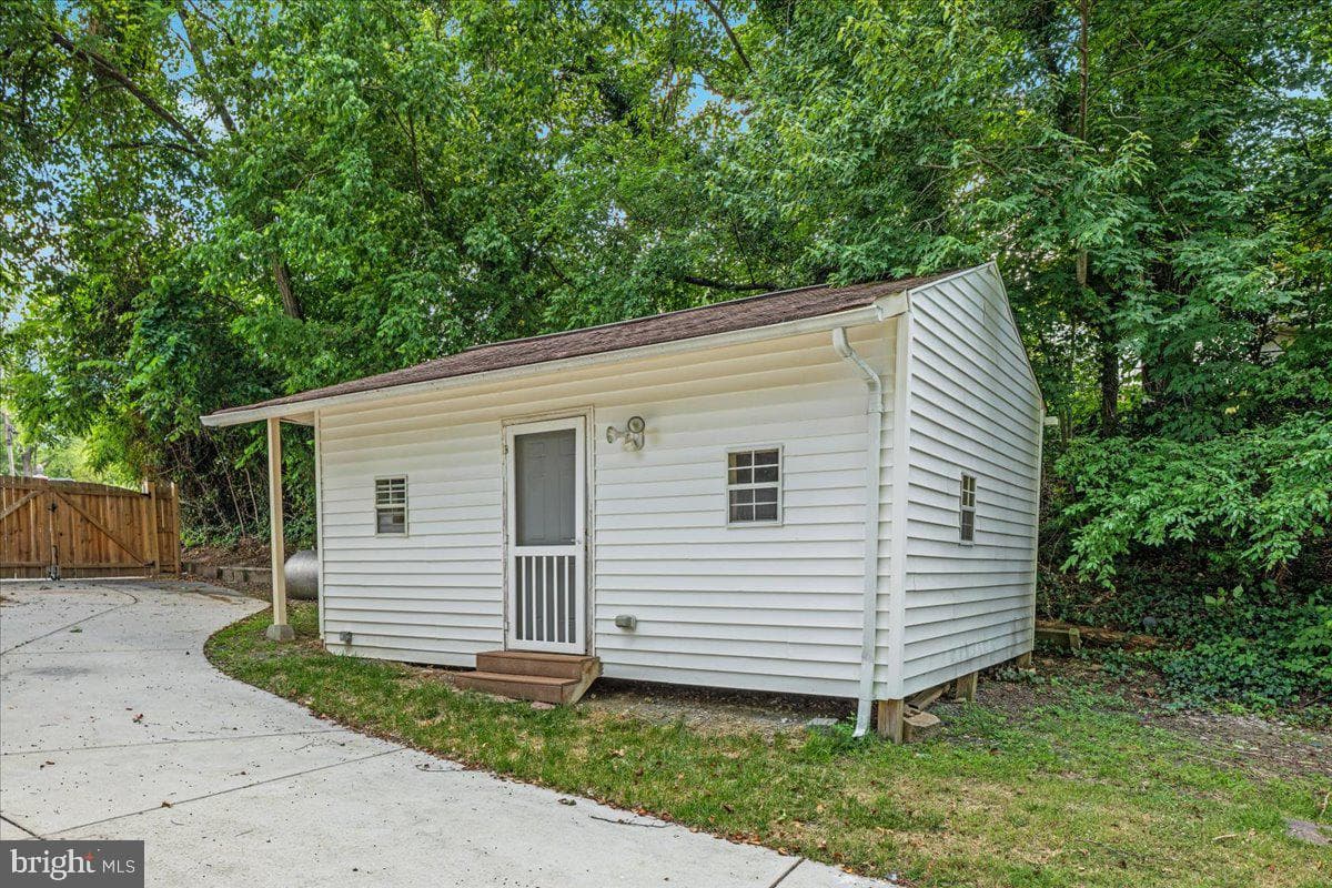 13021 Chalfont Avenue photo 63