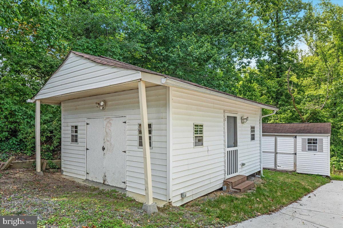 13021 Chalfont Avenue photo 64