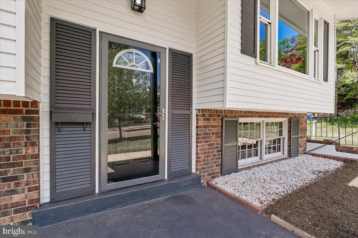 113 Rosewood Drive photo 4