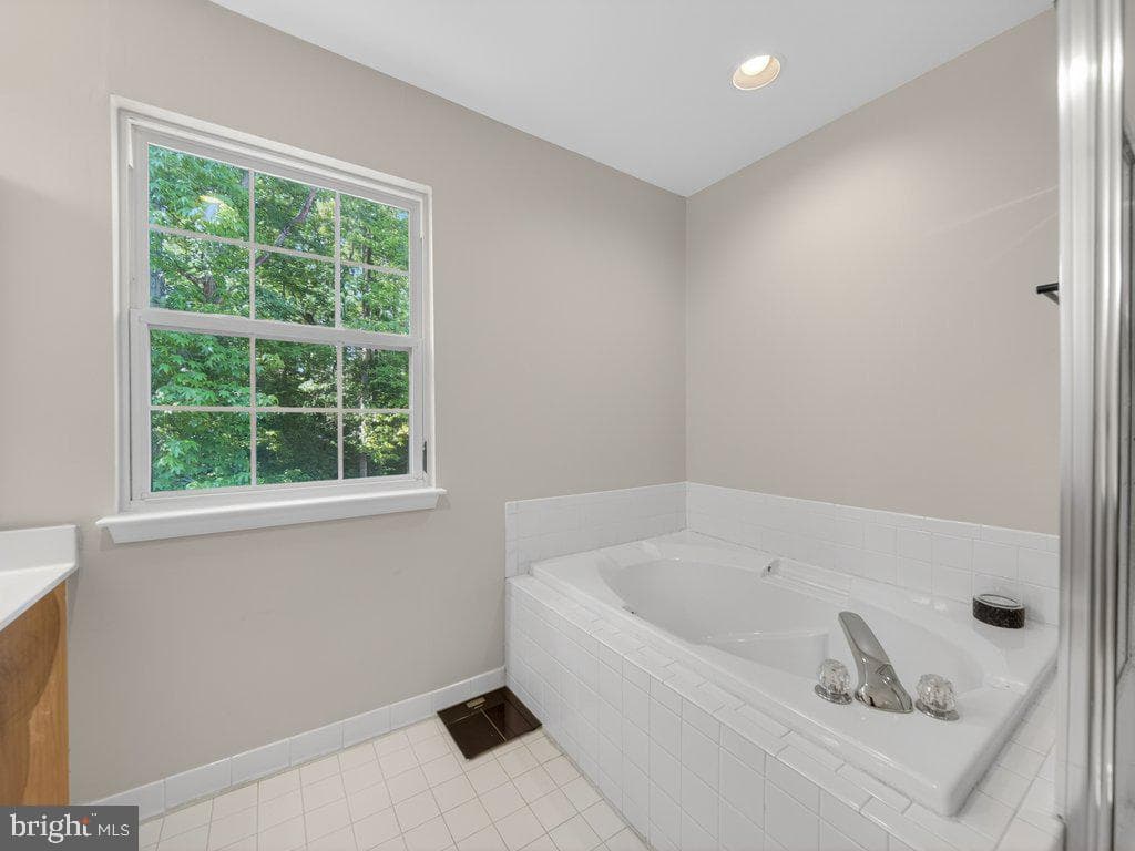10319 Marlboro Woods photo 34