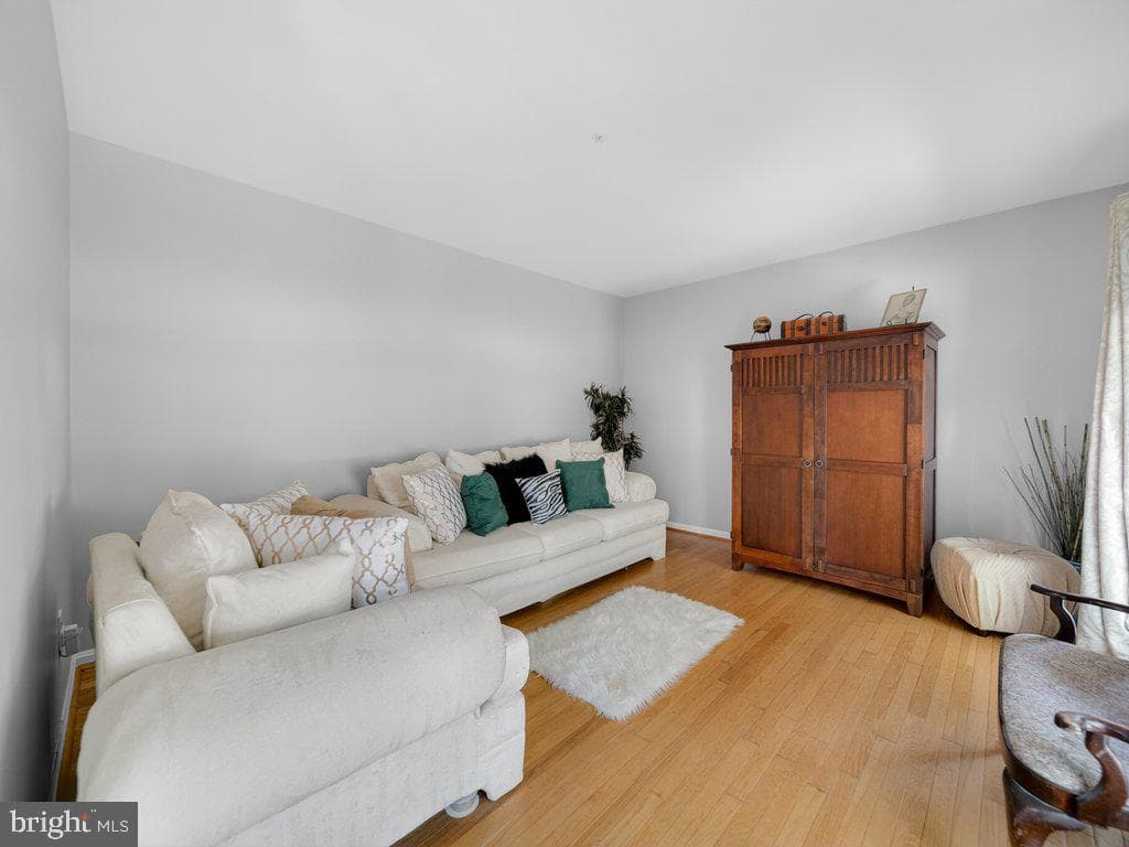 10319 Marlboro Woods photo 7