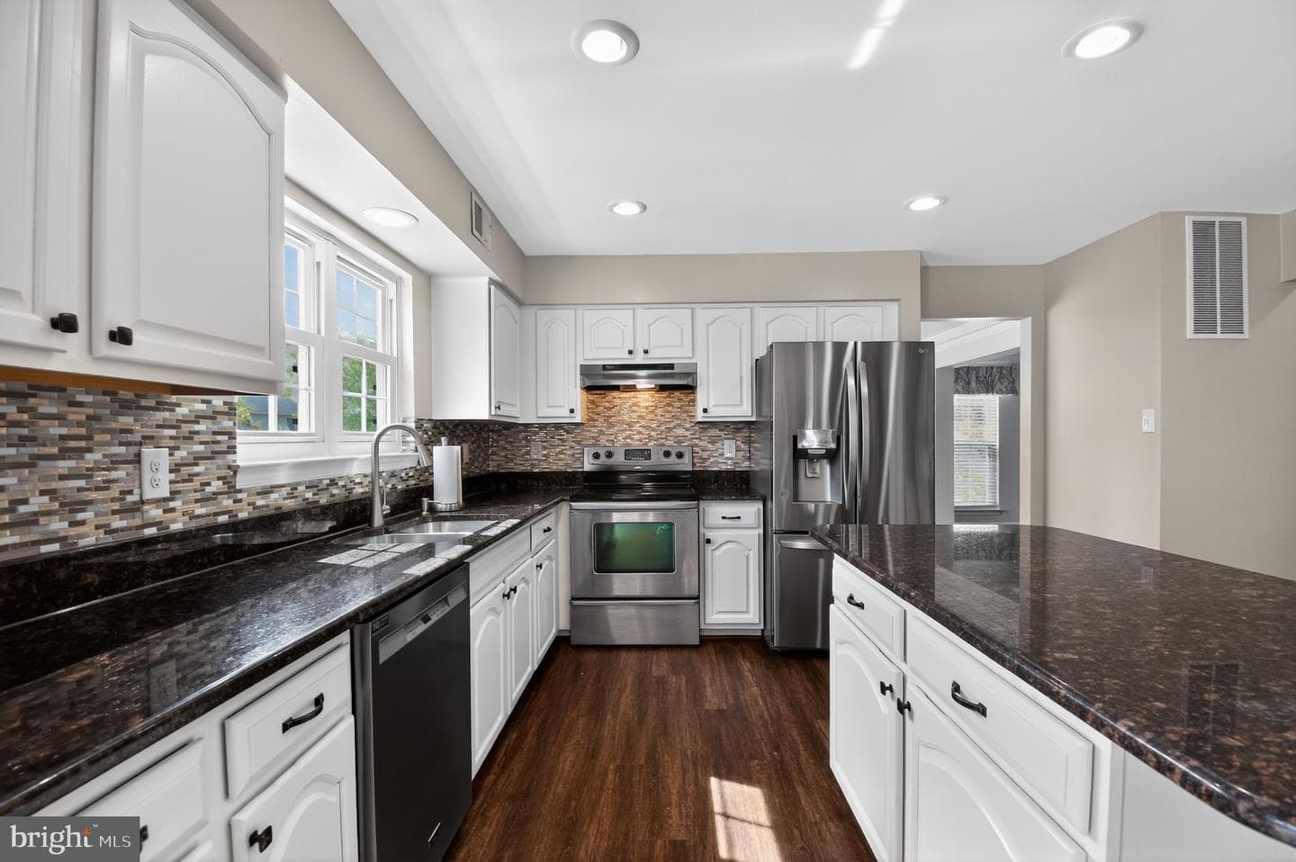 10502 Westwood Drive photo 6