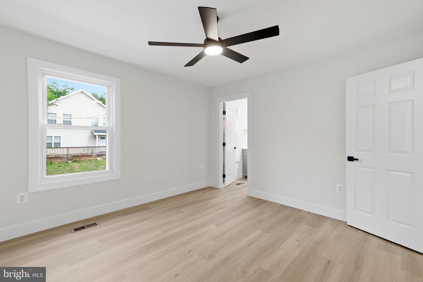 5919 Crown Street photo 10
