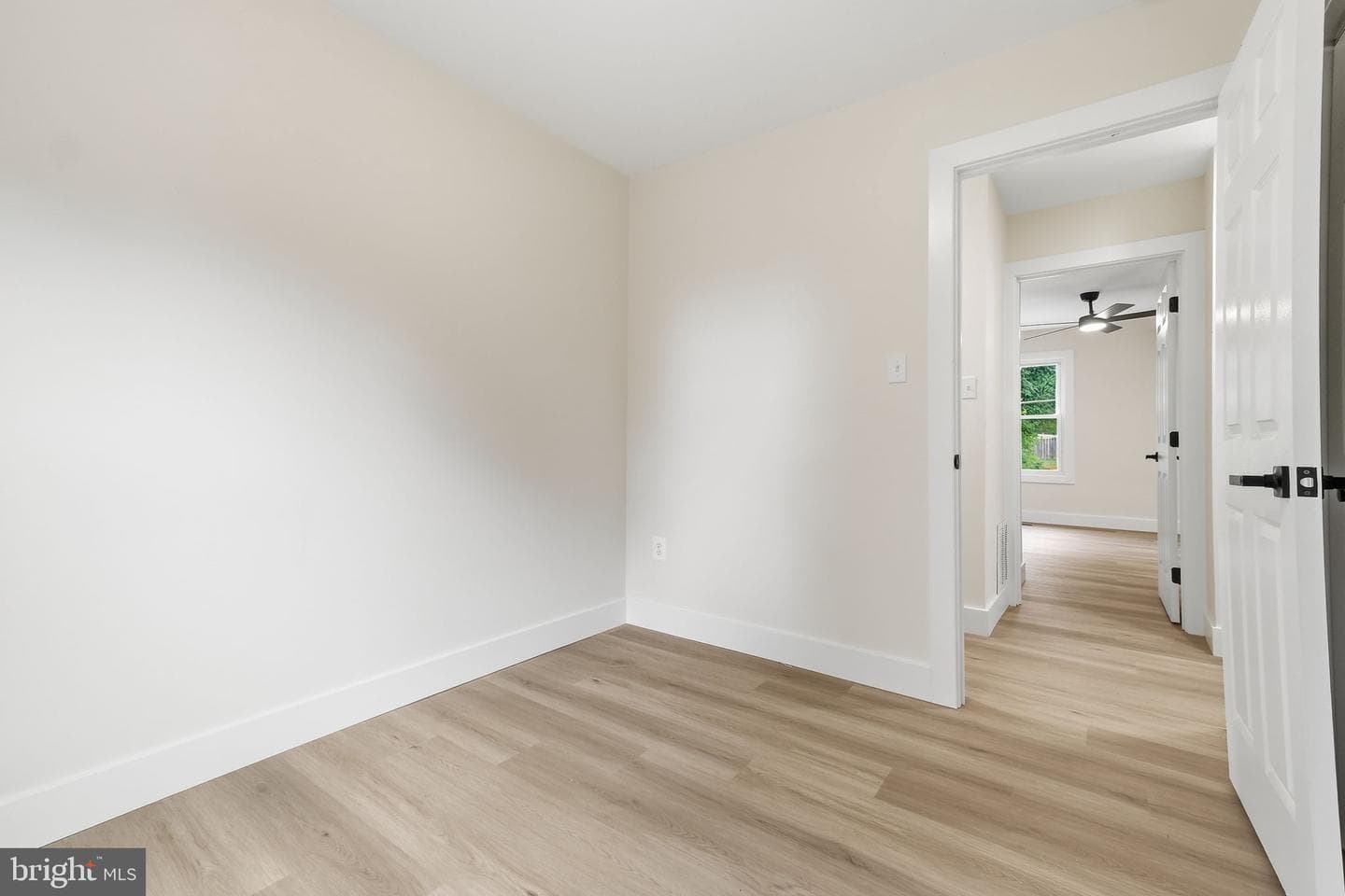 5919 Crown Street photo 16