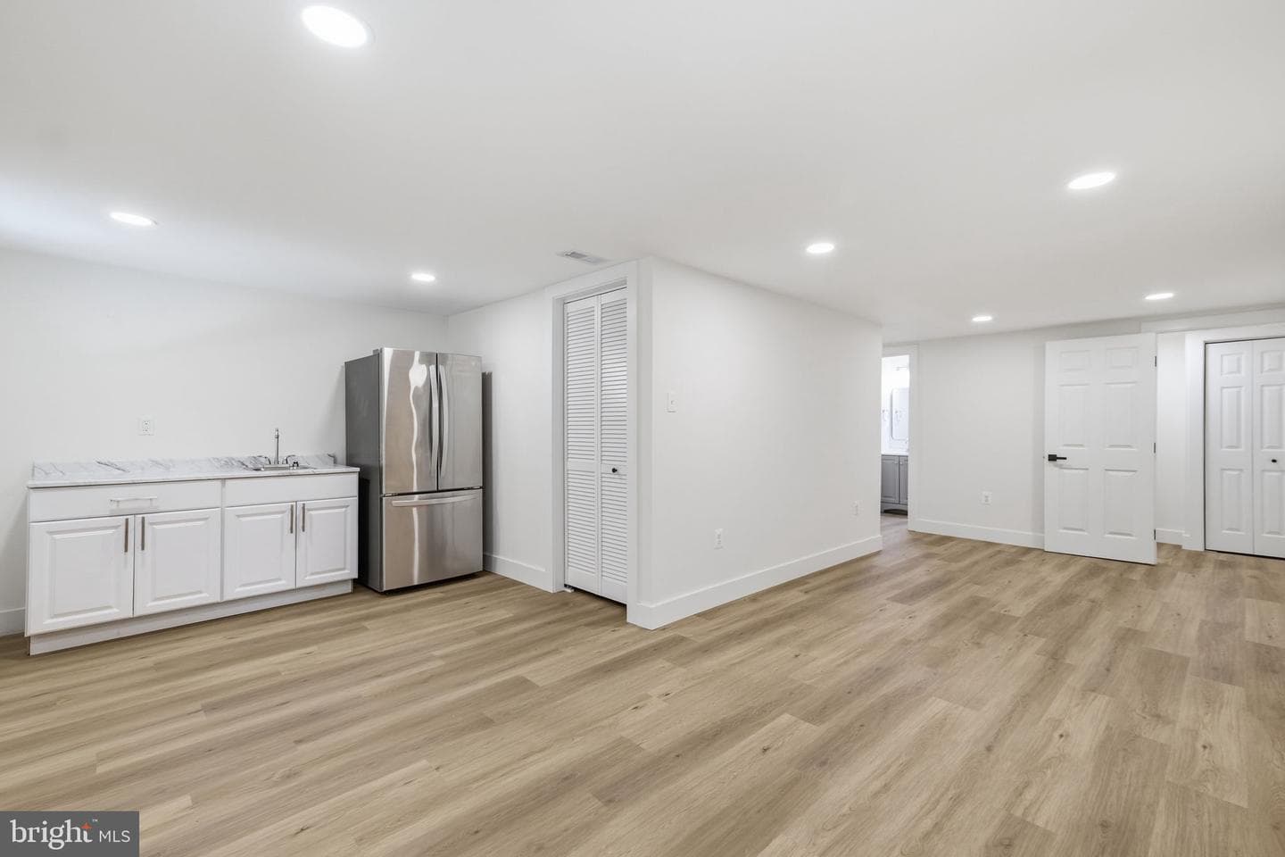 5919 Crown Street photo 23
