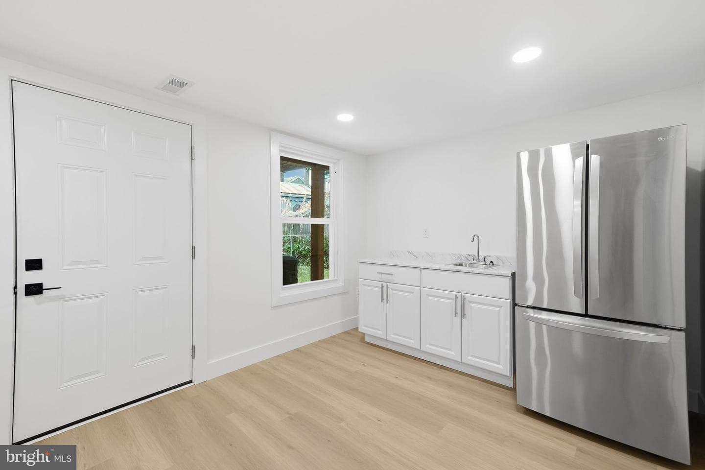 5919 Crown Street photo 25