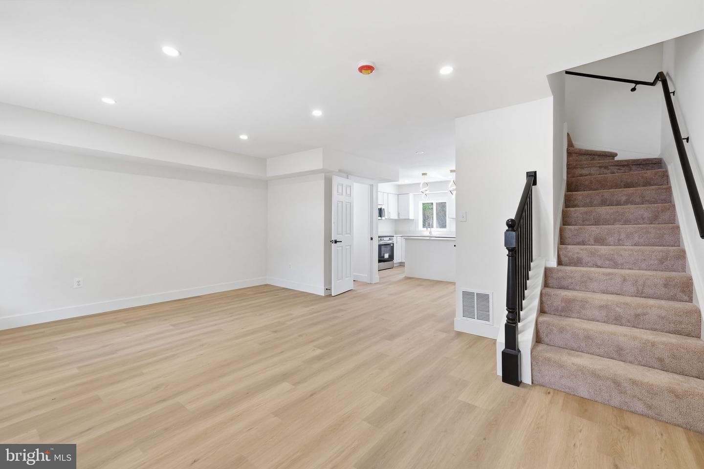 5919 Crown Street photo 3