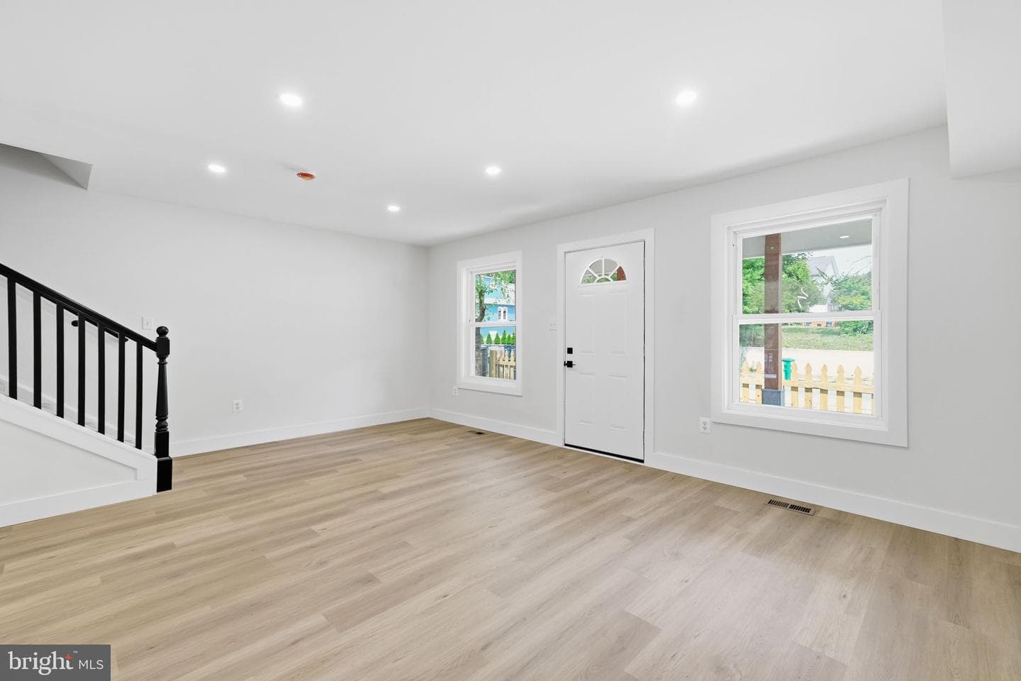 5919 Crown Street photo 4