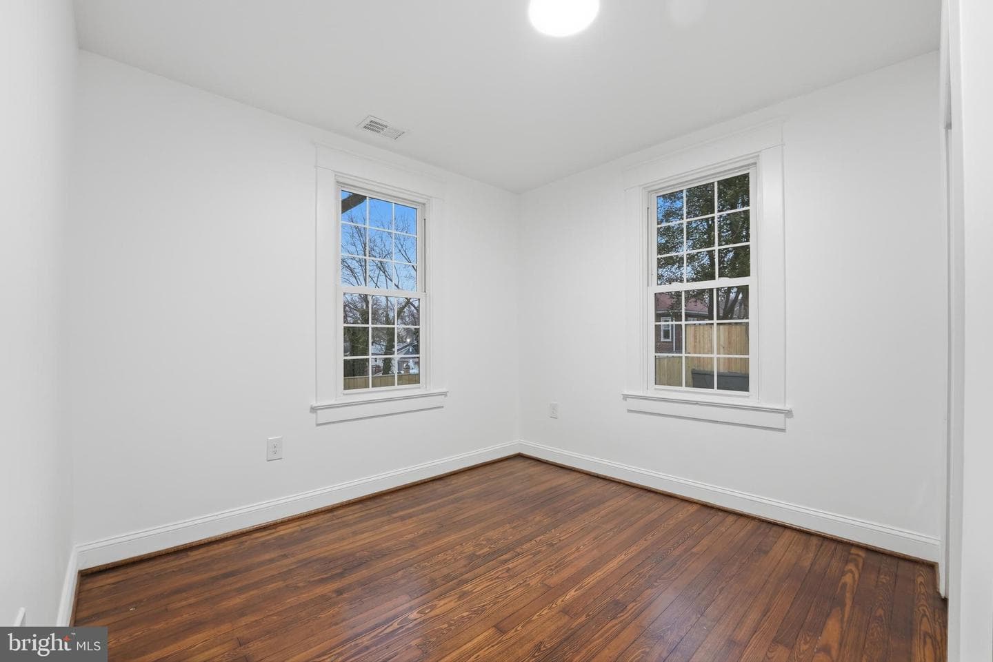 1126 Jansen Avenue photo 11