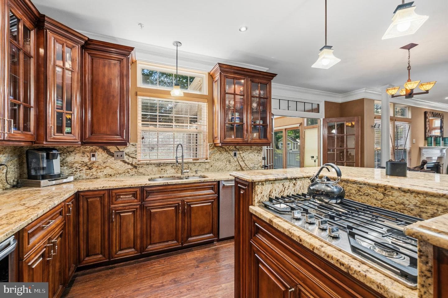 12104 Guinevere Place photo 9