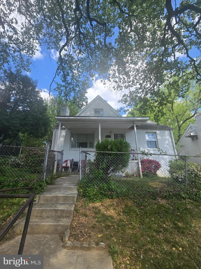 4106 Clark Street photo 2