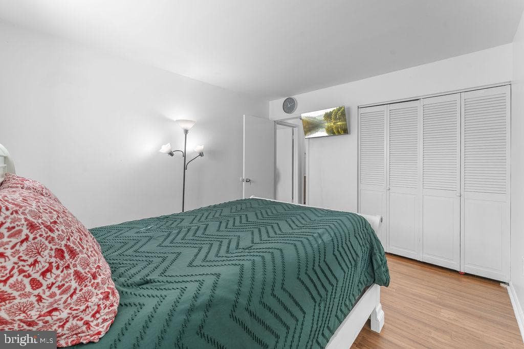 7714 Merrick Lane photo 22