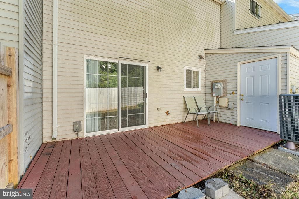 7714 Merrick Lane photo 31