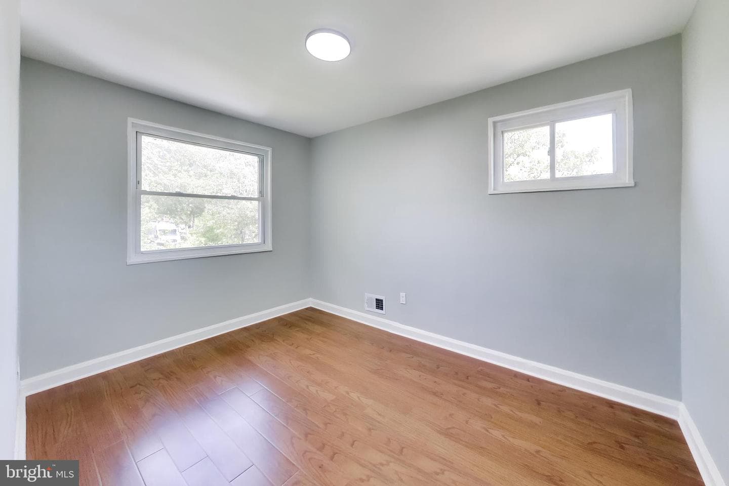 864 Neptune Avenue photo 12