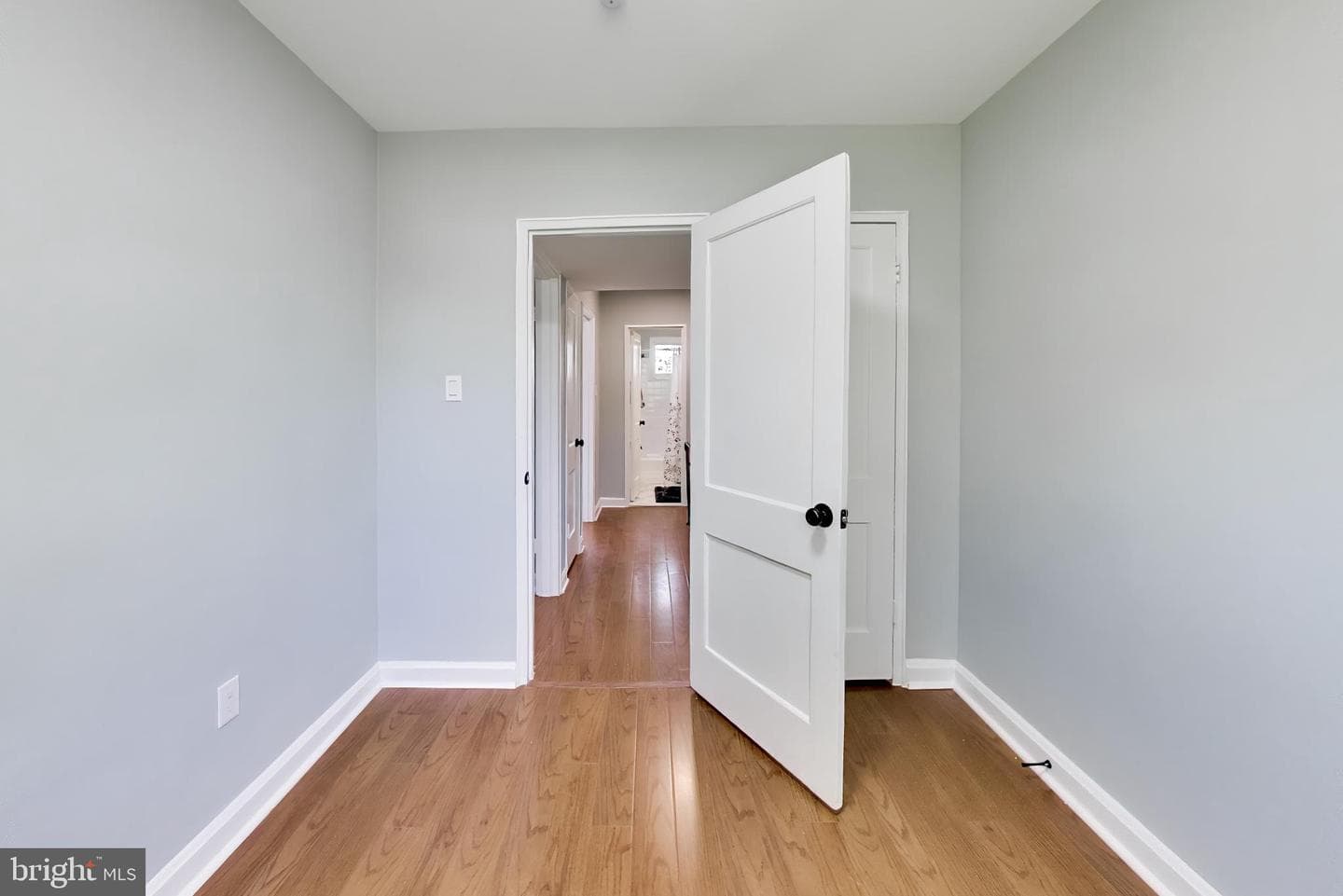 864 Neptune Avenue photo 16