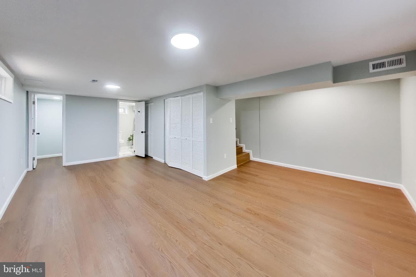 864 Neptune Avenue photo 18