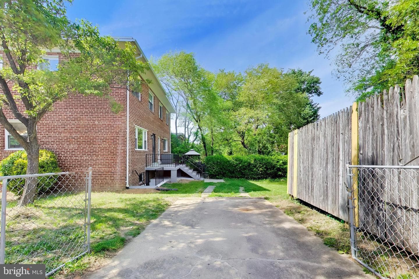 864 Neptune Avenue photo 25