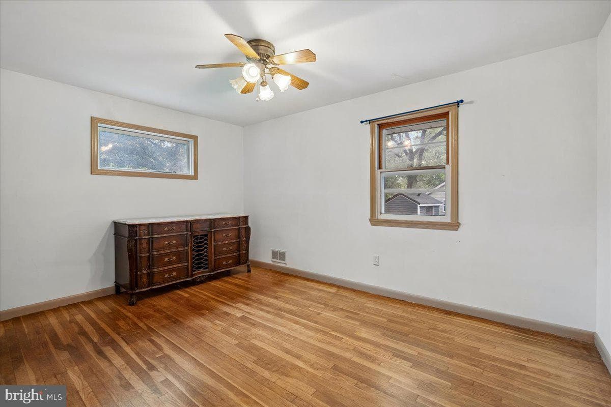 10909 Fleetwood Drive photo 10