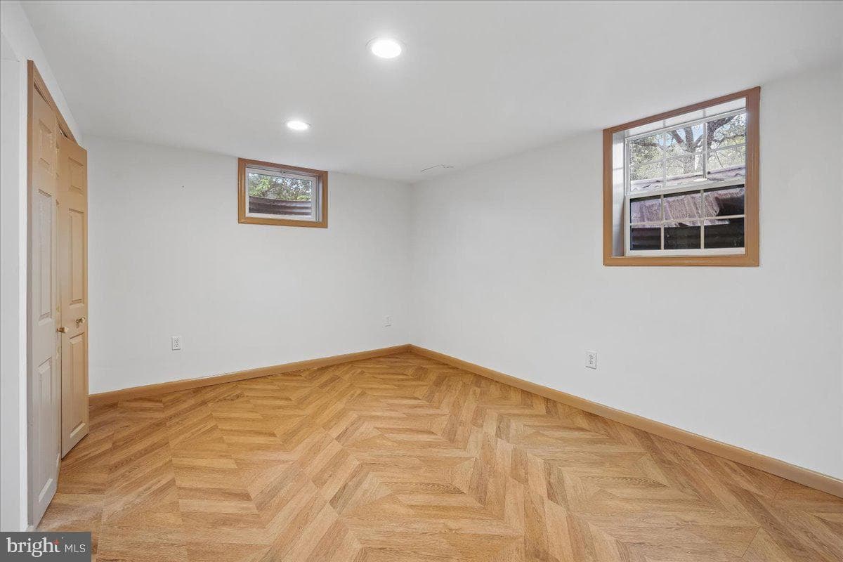 10909 Fleetwood Drive photo 18