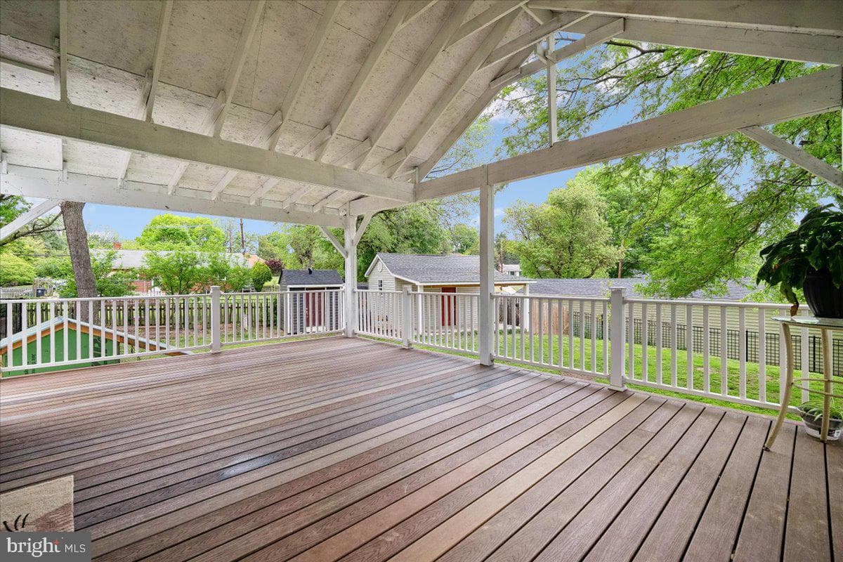 10909 Fleetwood Drive photo 24