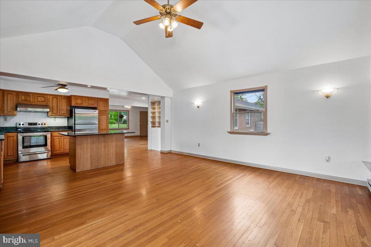 10909 Fleetwood Drive photo 7