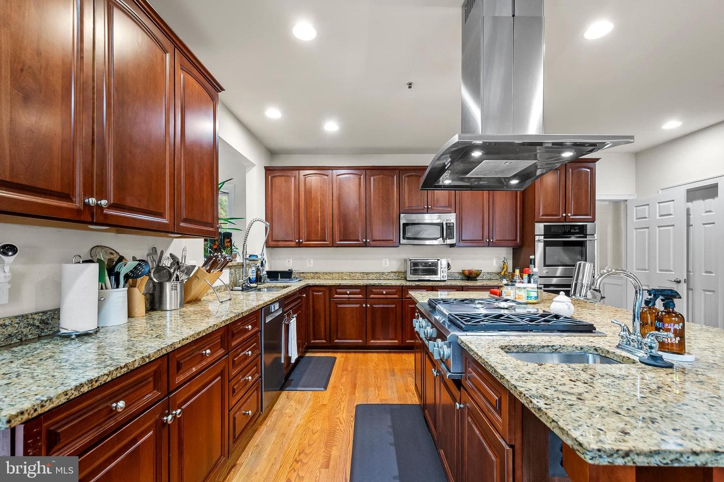 405 Stanwich Terrace photo 9