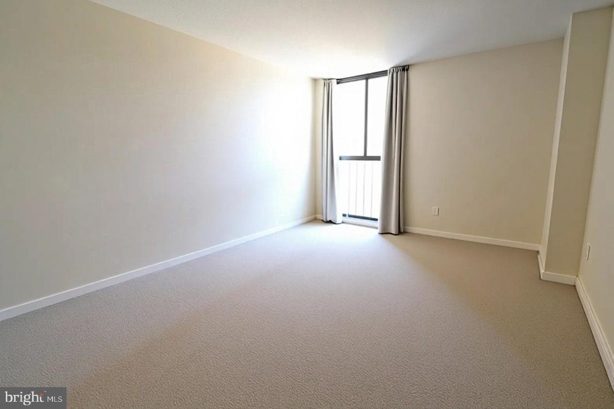 6100 Westchester Park Drive #516 photo 17
