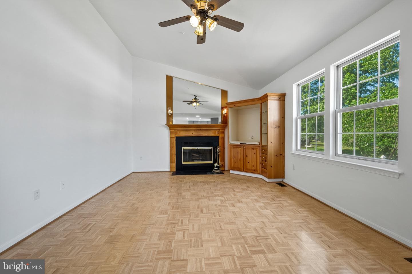 404 Prairie Court photo 3