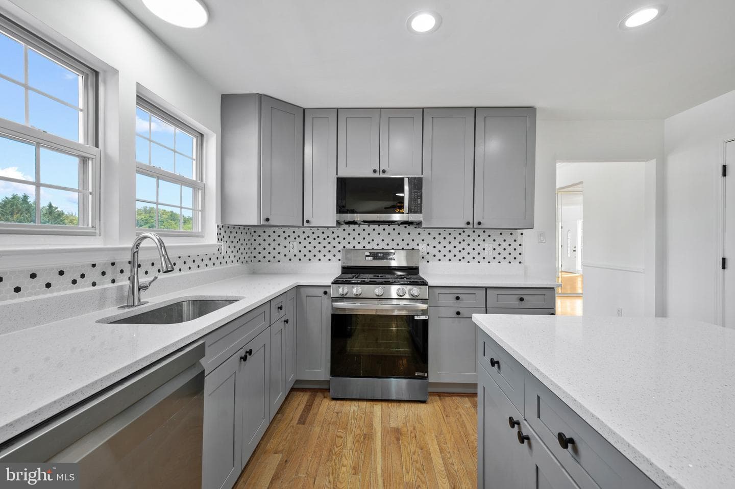 404 Prairie Court photo 6