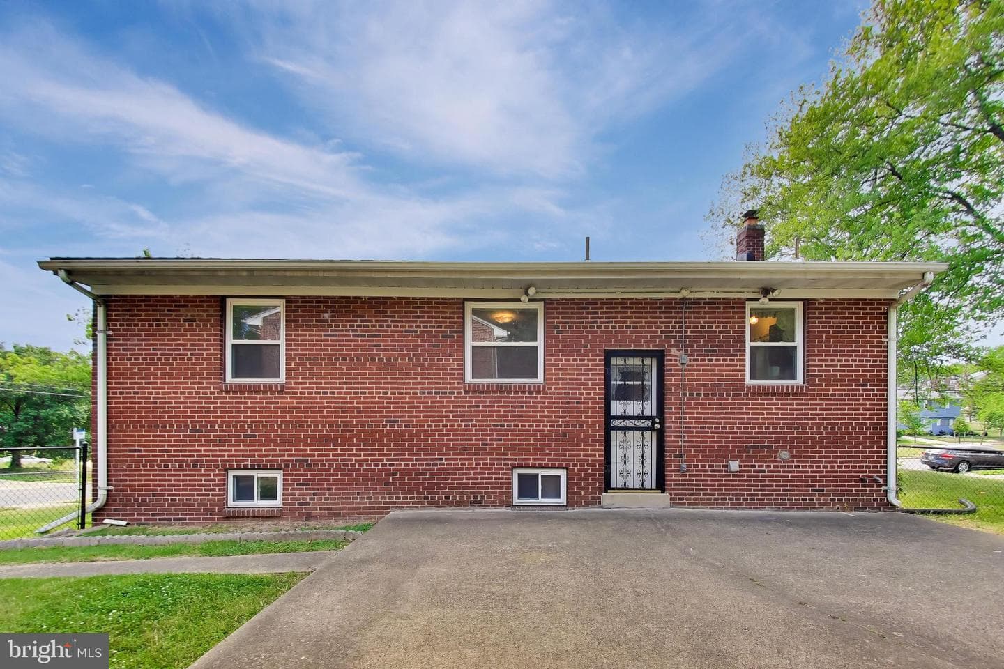 4206 Lyons St photo 32