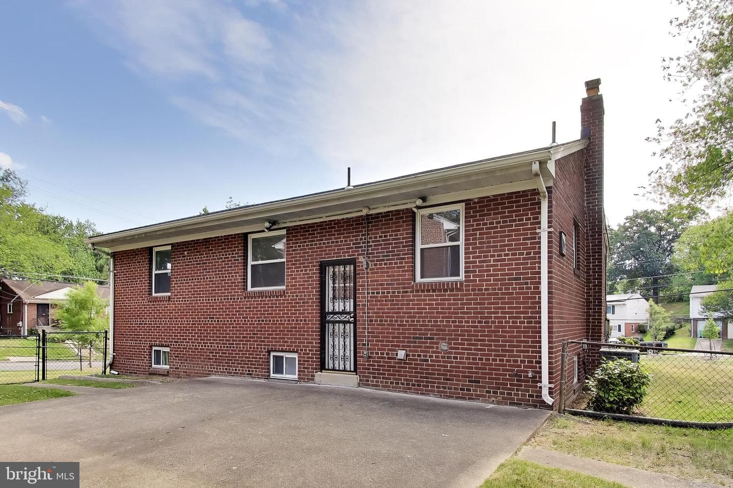 4206 Lyons St photo 33