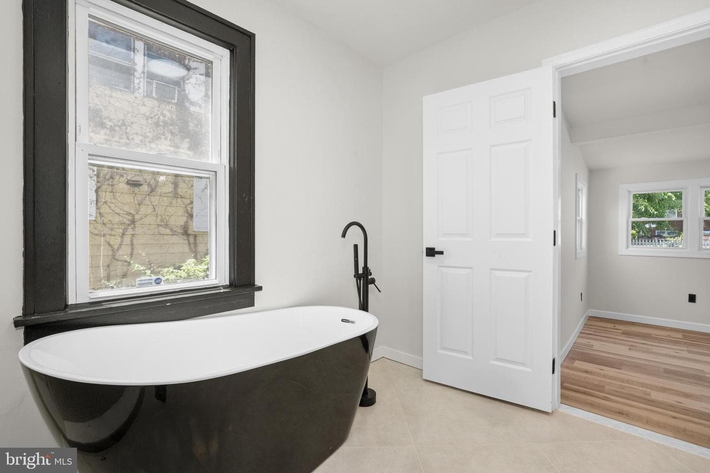 6402 Halleck Street photo 20