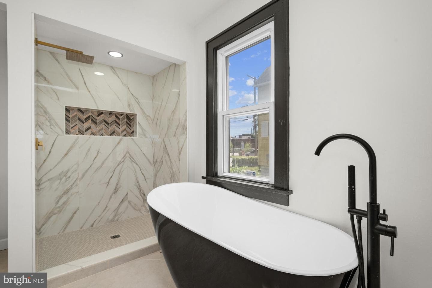 6402 Halleck Street photo 21
