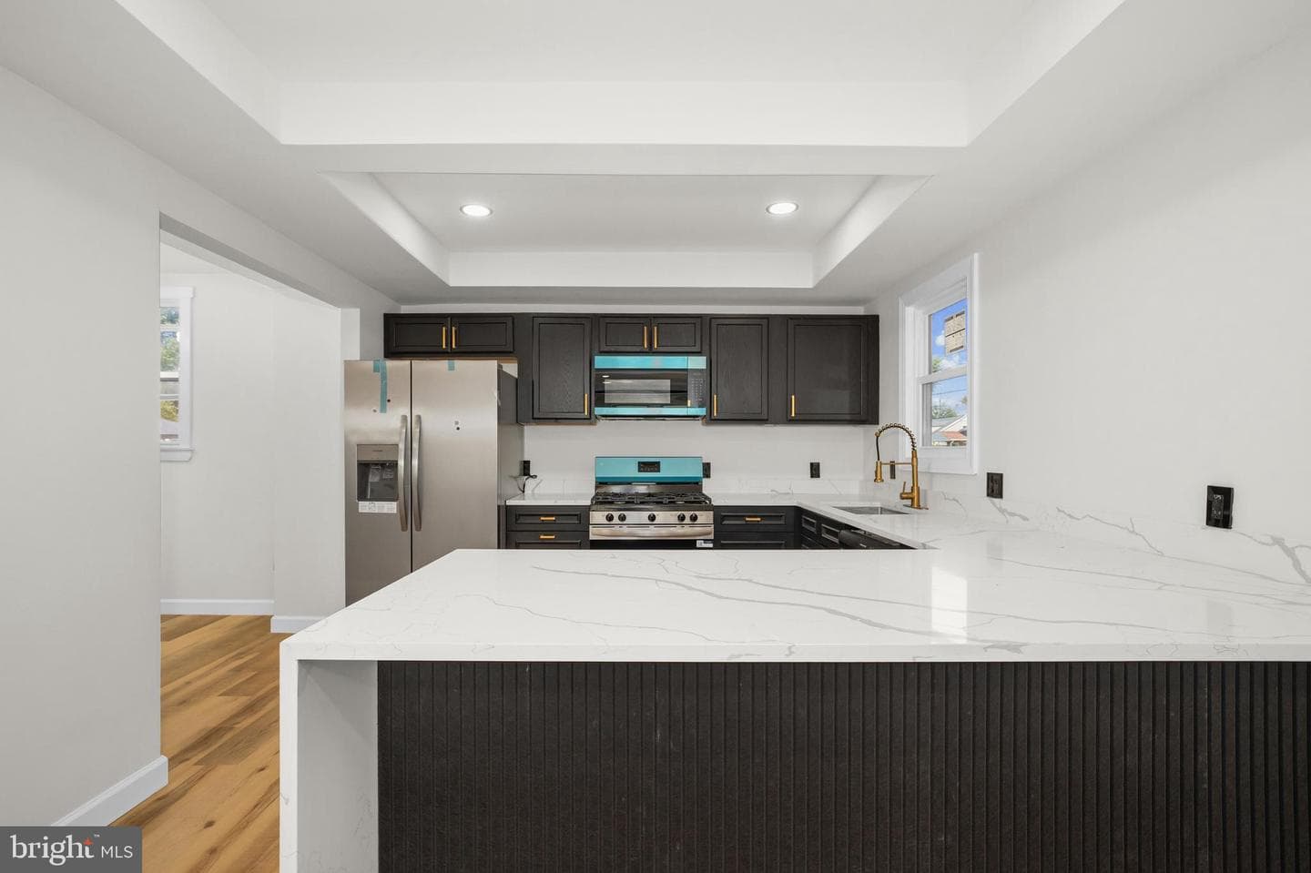 6402 Halleck Street photo 5