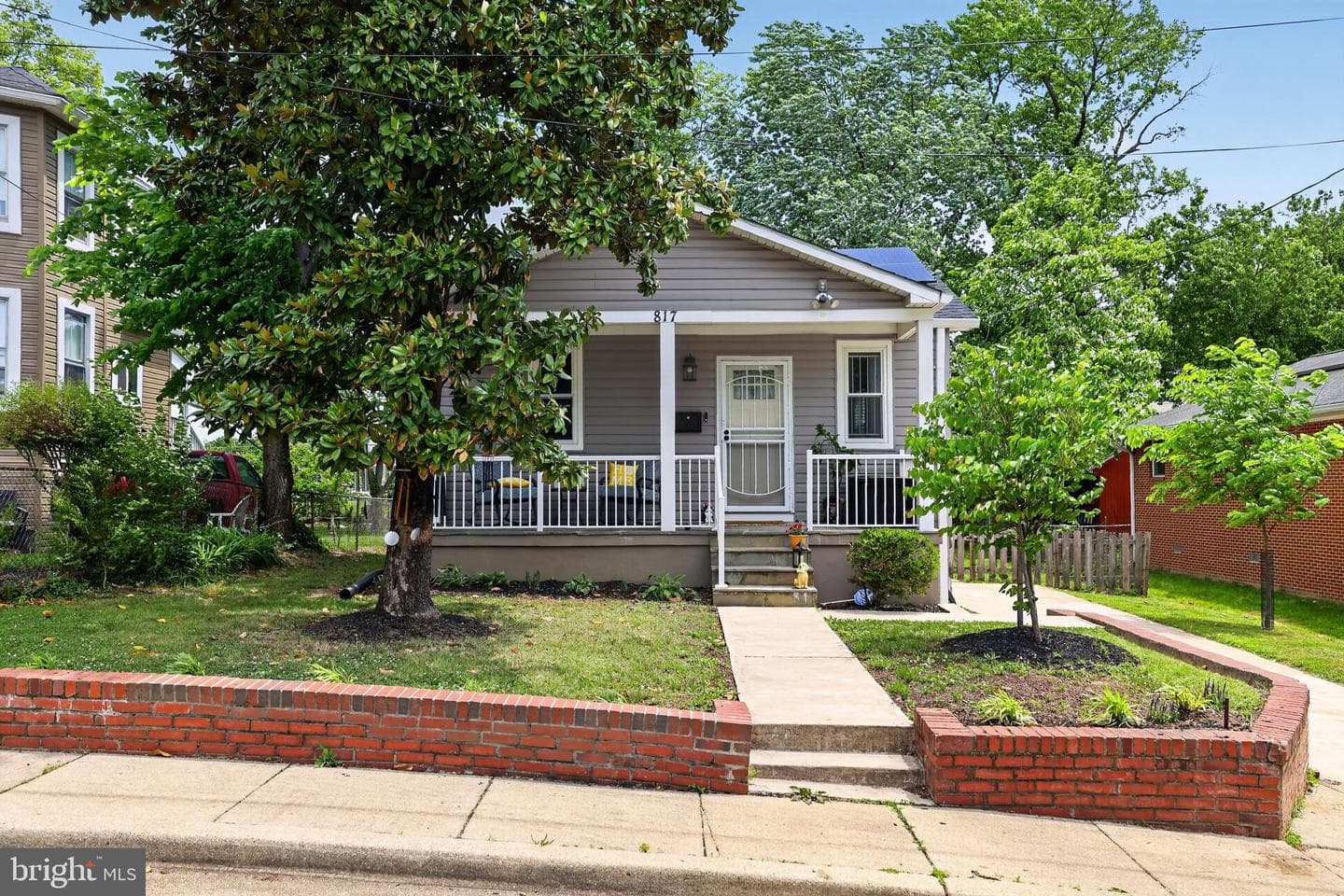 817 57th Pl photo 2
