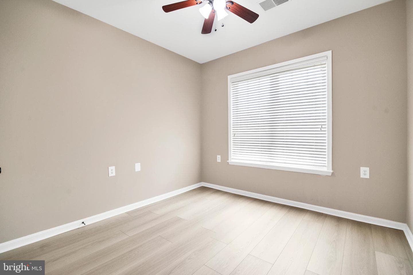 302 Fidgeway Lane photo 24