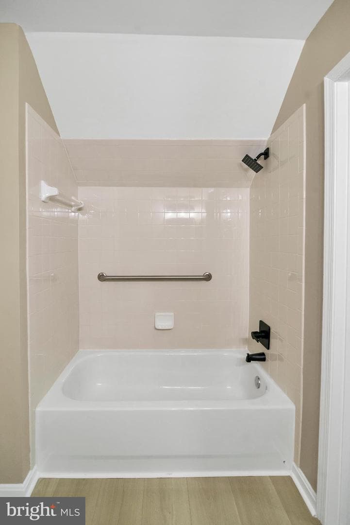 302 Fidgeway Lane photo 34