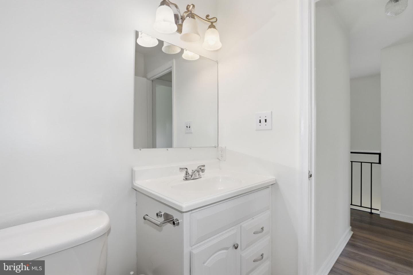 201 Castleton Place photo 26