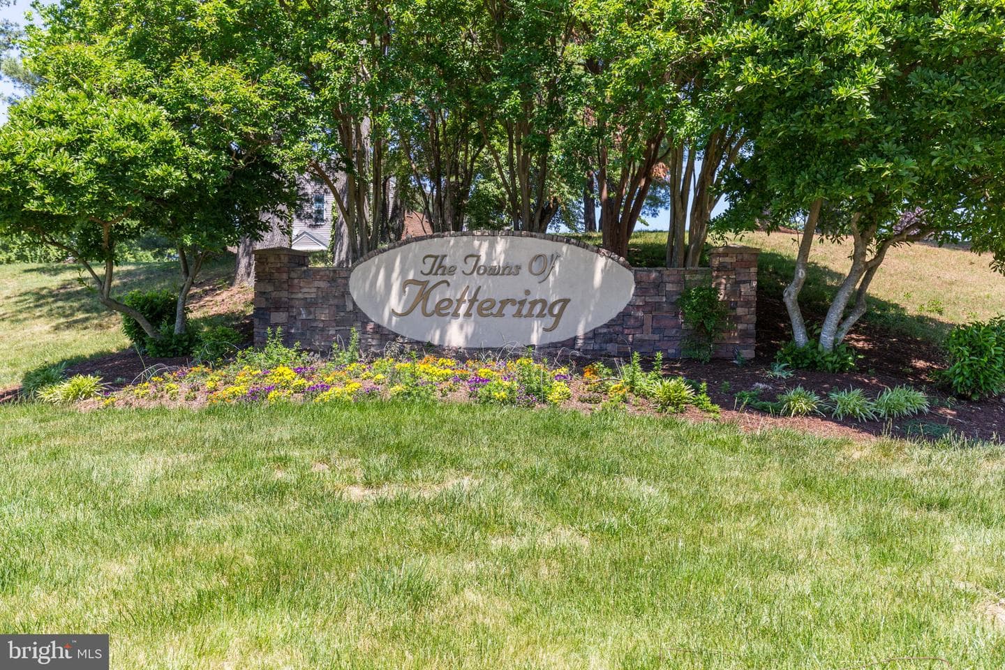 201 Castleton Place photo 39
