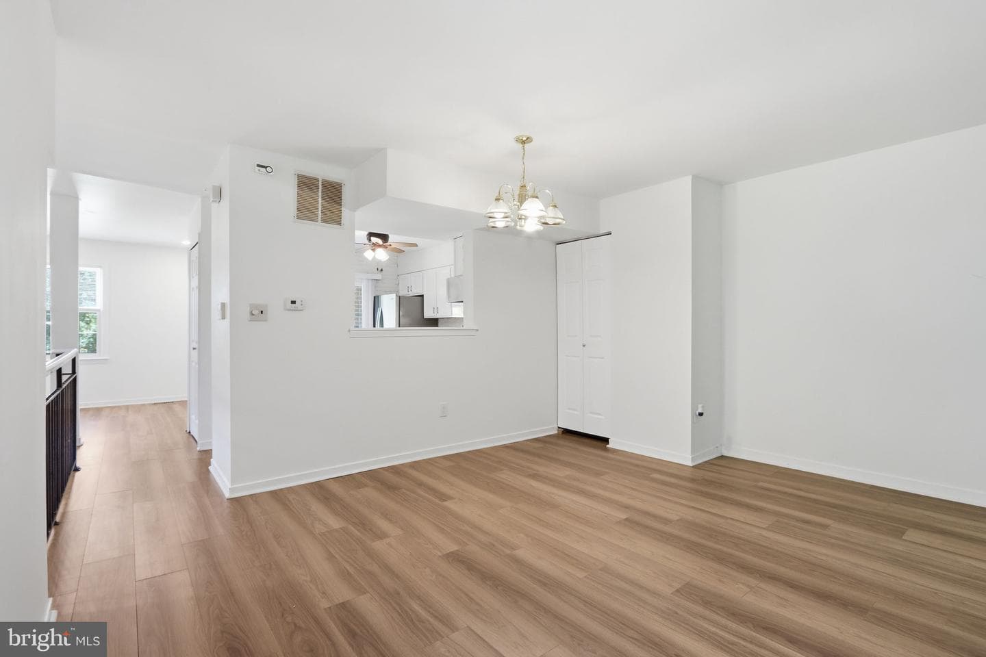201 Castleton Place photo 6