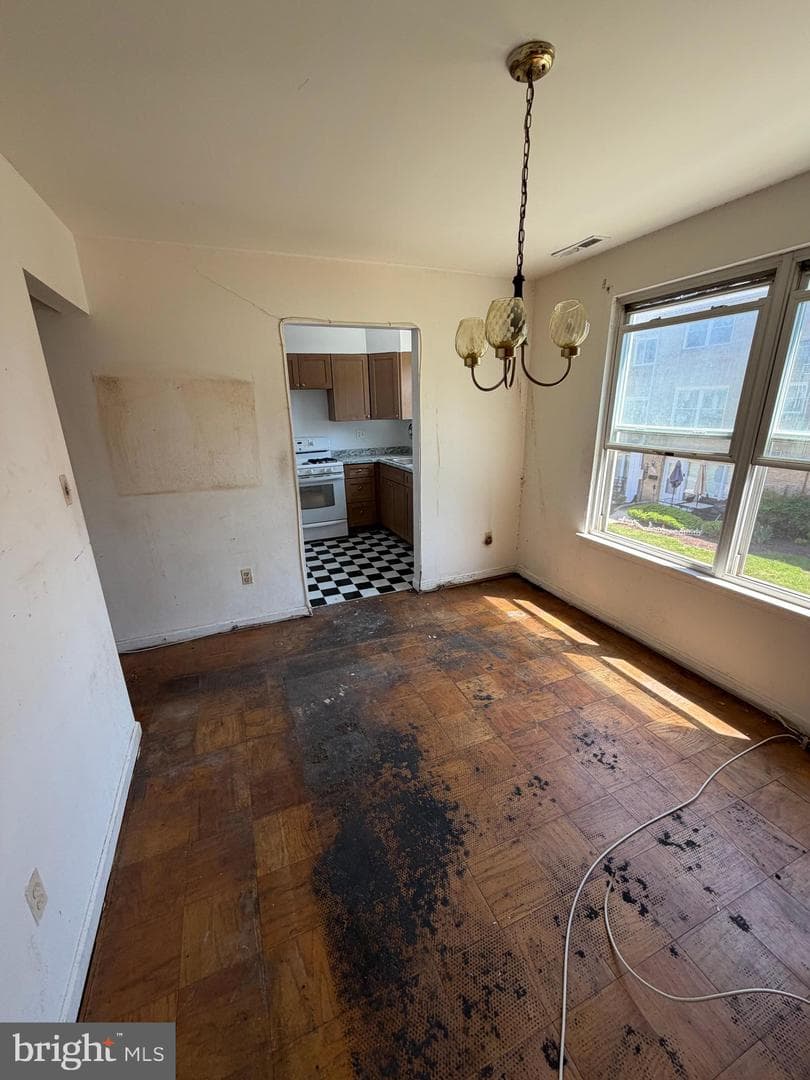 1831 Addison Road S photo 14