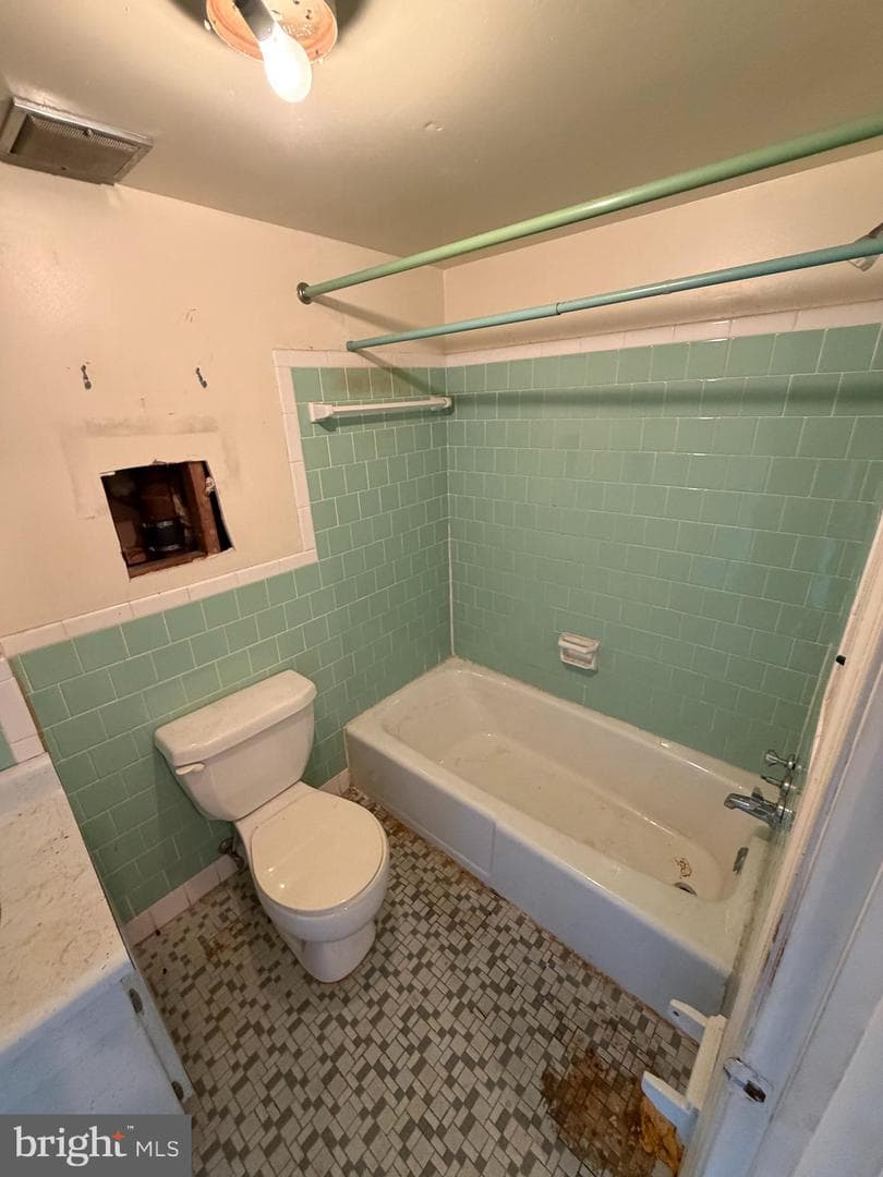 1831 Addison Road S photo 21